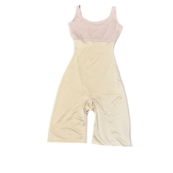 Women’s SPANX Body Shaper Bodysuit Size Small Neutral Shapewear - Picture 1 of 5